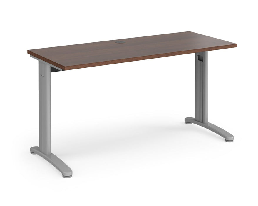 TR10 - Straight Desk with Cabel Managed Cantilever Leg - 600mm - Silver Frame.