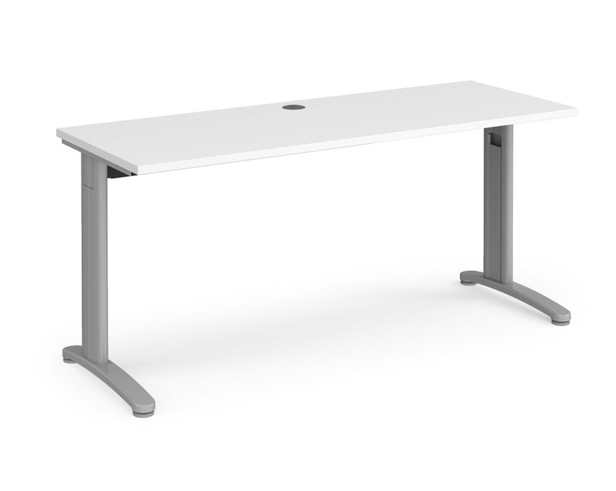 TR10 - Straight Desk with Cabel Managed Cantilever Leg - 600mm - Silver Frame.